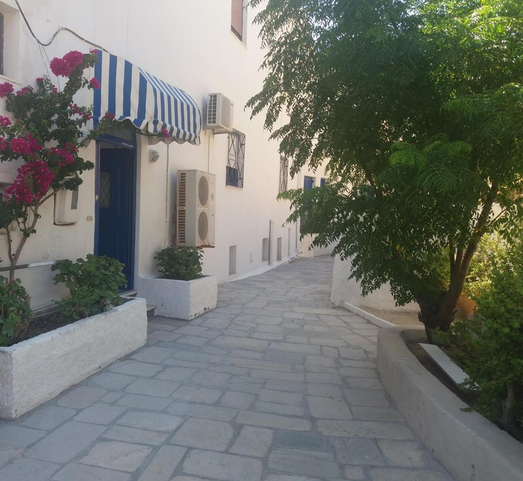 Agora Center Building - 14 Chora (Ios)
